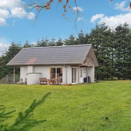 3 Bedroom Amazing In Hojslev