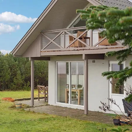 3 Bedroom Amazing In Prázdninový dům
