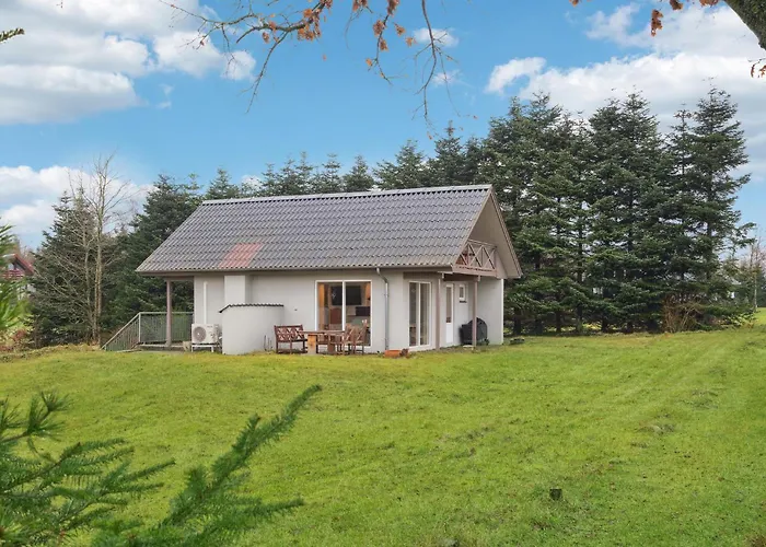 3 Bedroom Amazing In Højslev