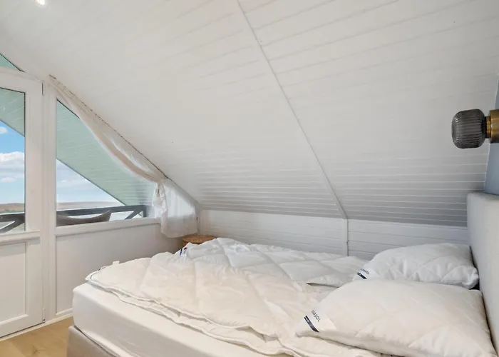 3 Bedroom Amazing In Højslev