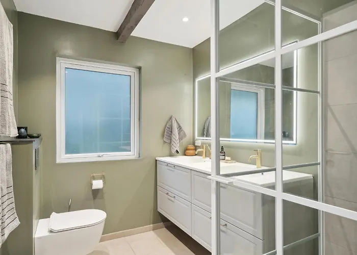 3 Bedroom Amazing In Ferienhaus *